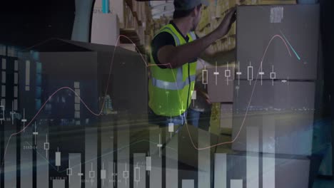 animación del procesamiento de datos sobre el hombre empacando cajas en el coche