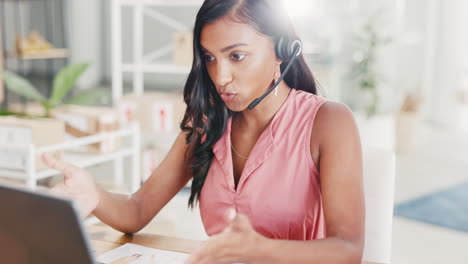 Estrés,-Dolor-De-Cabeza-Y-Una-Mujer-En-Un-Call-Center