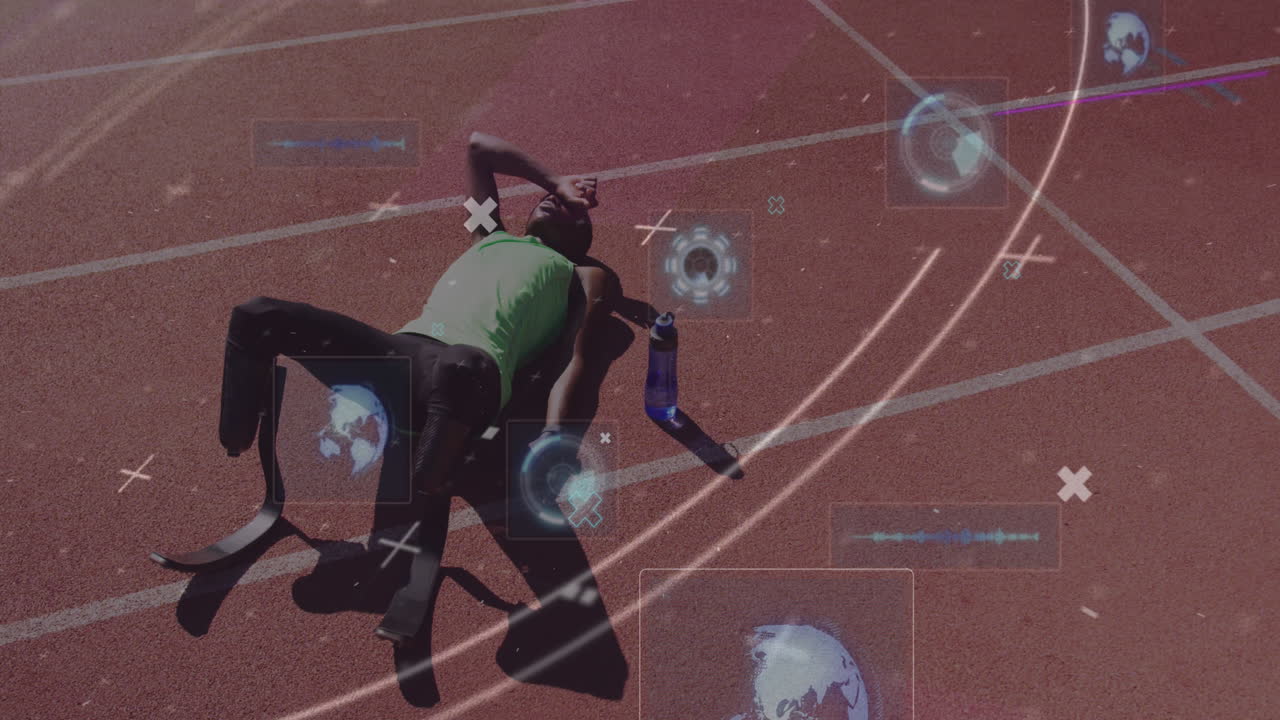 animación del procesamiento de datos digitales sobre un atleta masculino discapacitado con cuchillas de correr en la pista de carreras