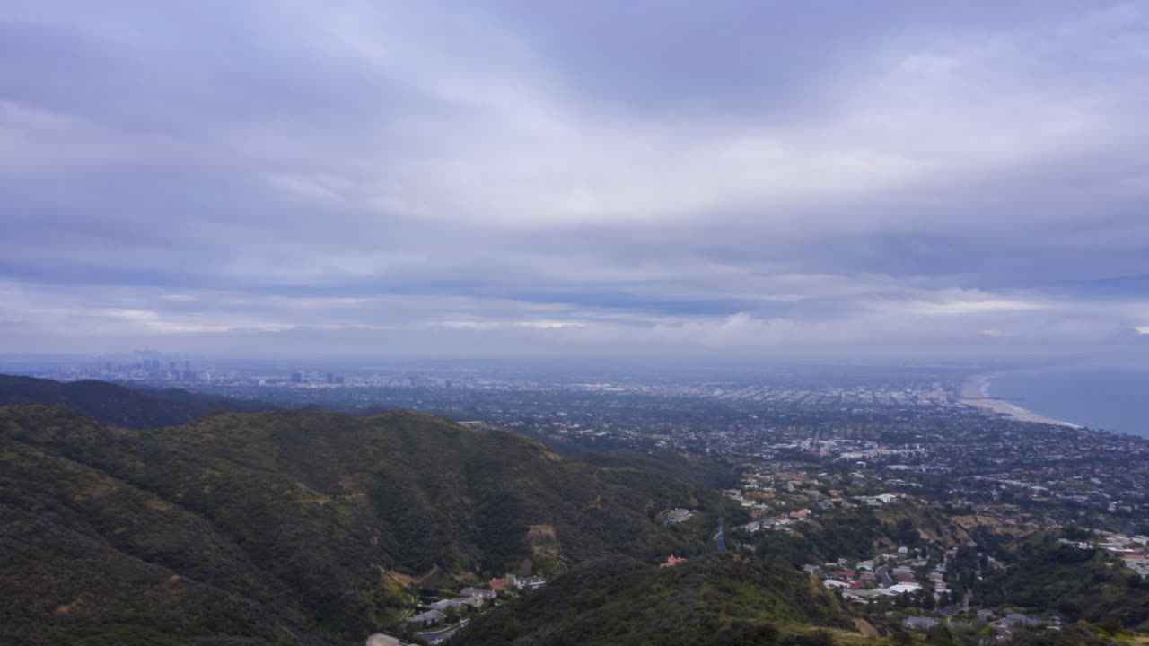 timelapse de santa monica y el area metropolitana de los angeles desde pacific palisades