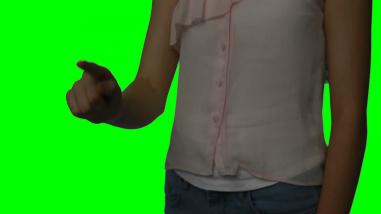 Busto di donna che utilizza uno schermo digitale 4k