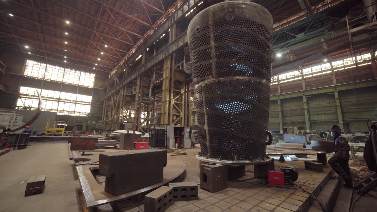 Large Metal Structure Maintenance in Industrial Facility