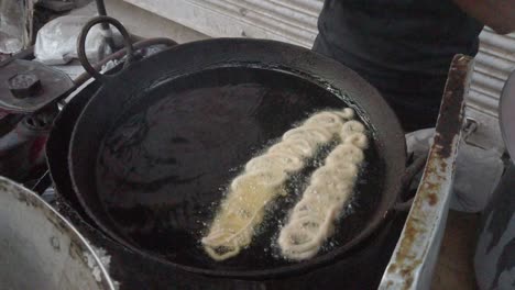comida vegetariana popular en las calles del subcontinente indio