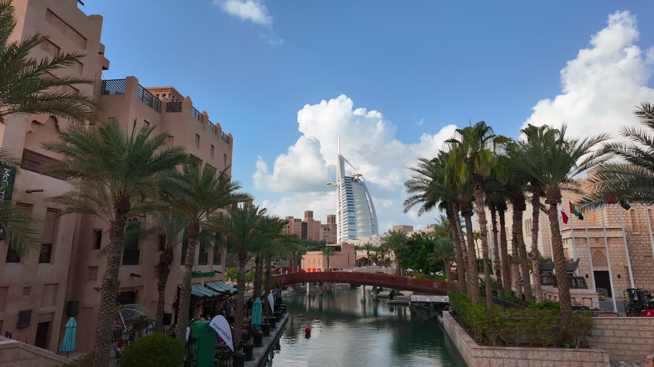 두바이 운하와 부르지 알 아라브