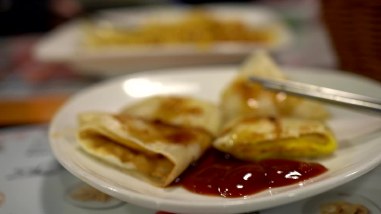 cerca del quiche en el restaurante.