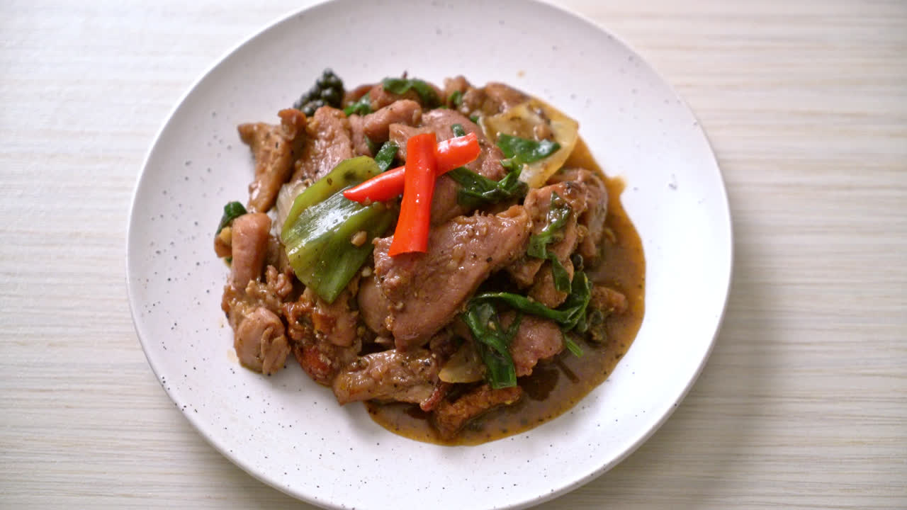 오리와 함께 볶은 검은 후추 - 아시아 음식 스타일