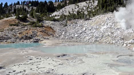 Panning-of-volcanic-hydrothermal-features-in-Bumpass-Hell-in-Lassen-Volcanic-National-Park-California