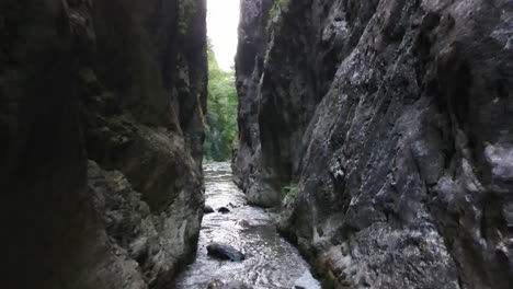 Extremsport-Canyon-Fluss-Luftdrohne