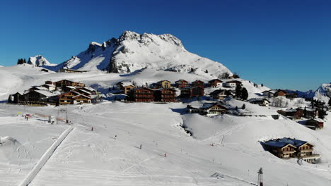 tiro de drone de oberlech en vorarlberg, austria