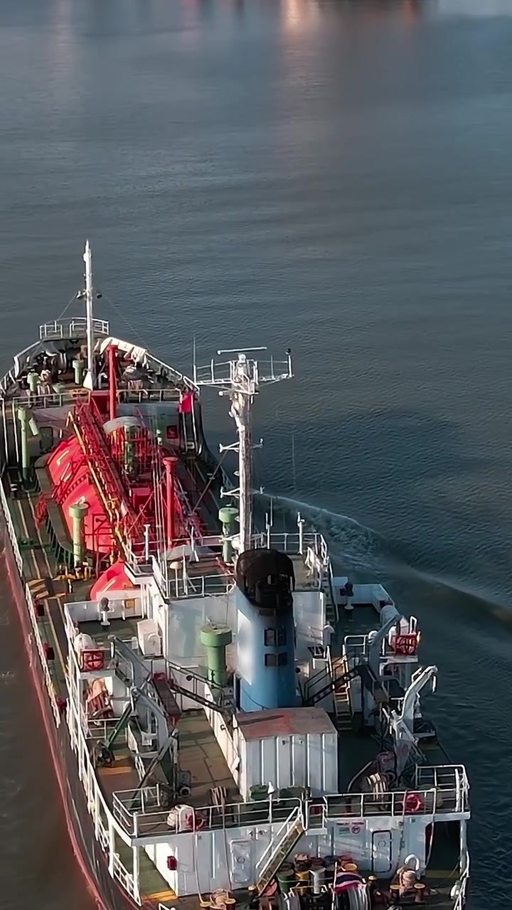 Aerial view of a ship on the water in Bangkok during daytime