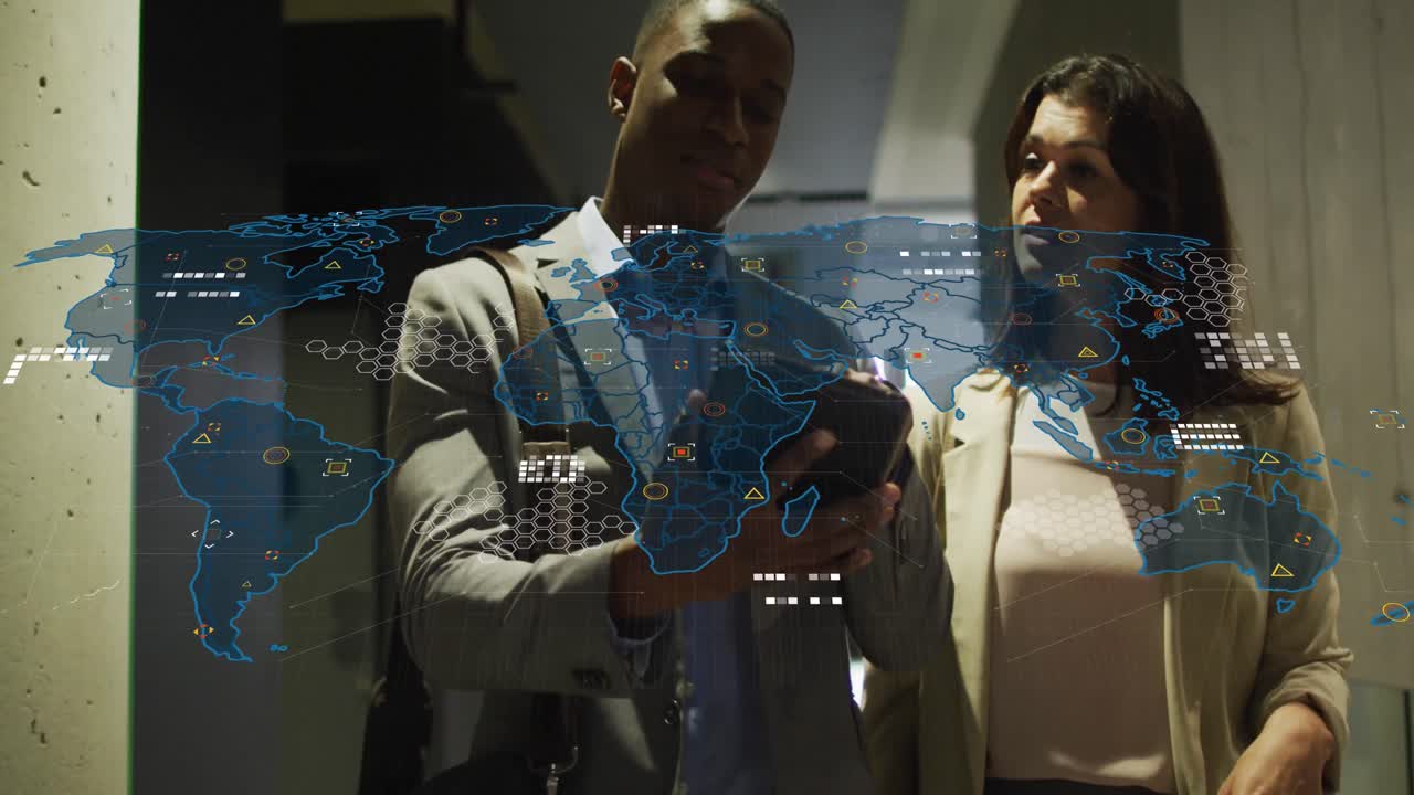 animación del mapa del mundo sobre diversas personas de negocios en la oficina