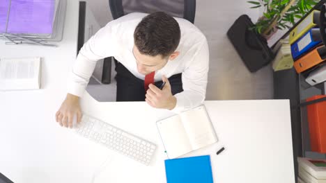 Busy-businessman-making-phone-call.