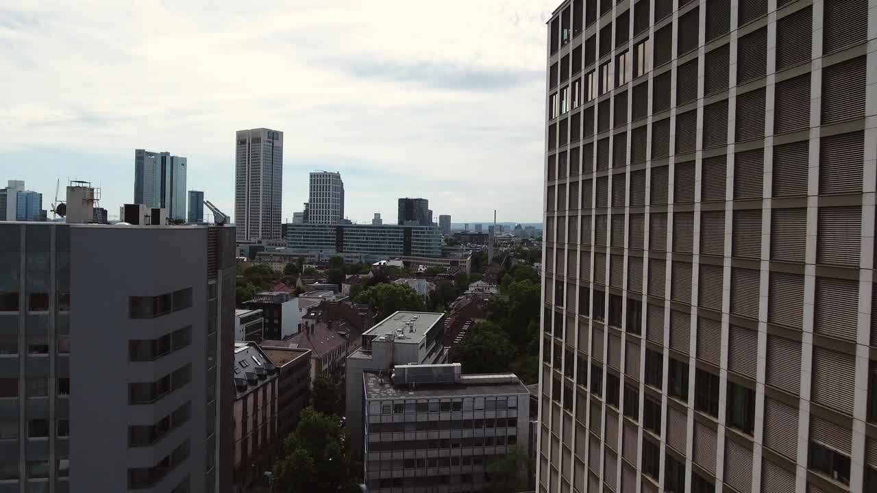 el centro de fráncfort fue filmado desde el aire.