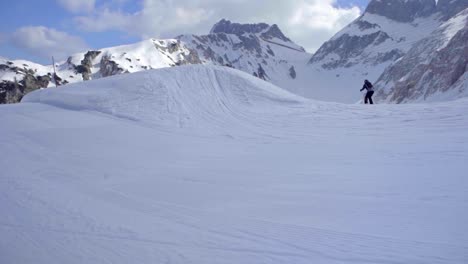 Skiing-in-Alps-03