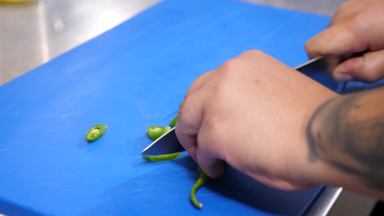 Preparing chili pepper