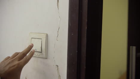 apertura de la puerta antes de tocar el timbre
