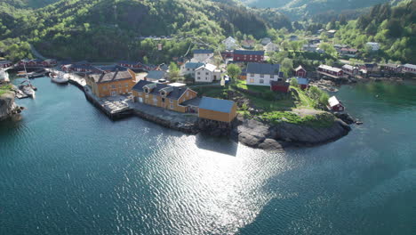 nusfjord: el encanto del norte de noruega desde arriba en primavera, las islas lofoten