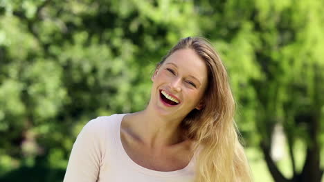 Pretty-girl-on-a-bike-ride-in-the-park