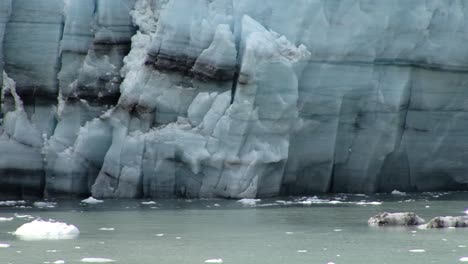 Detalle-De-La-Enorme-Pared-De-Hielo-Del-Glaciar-Margerie