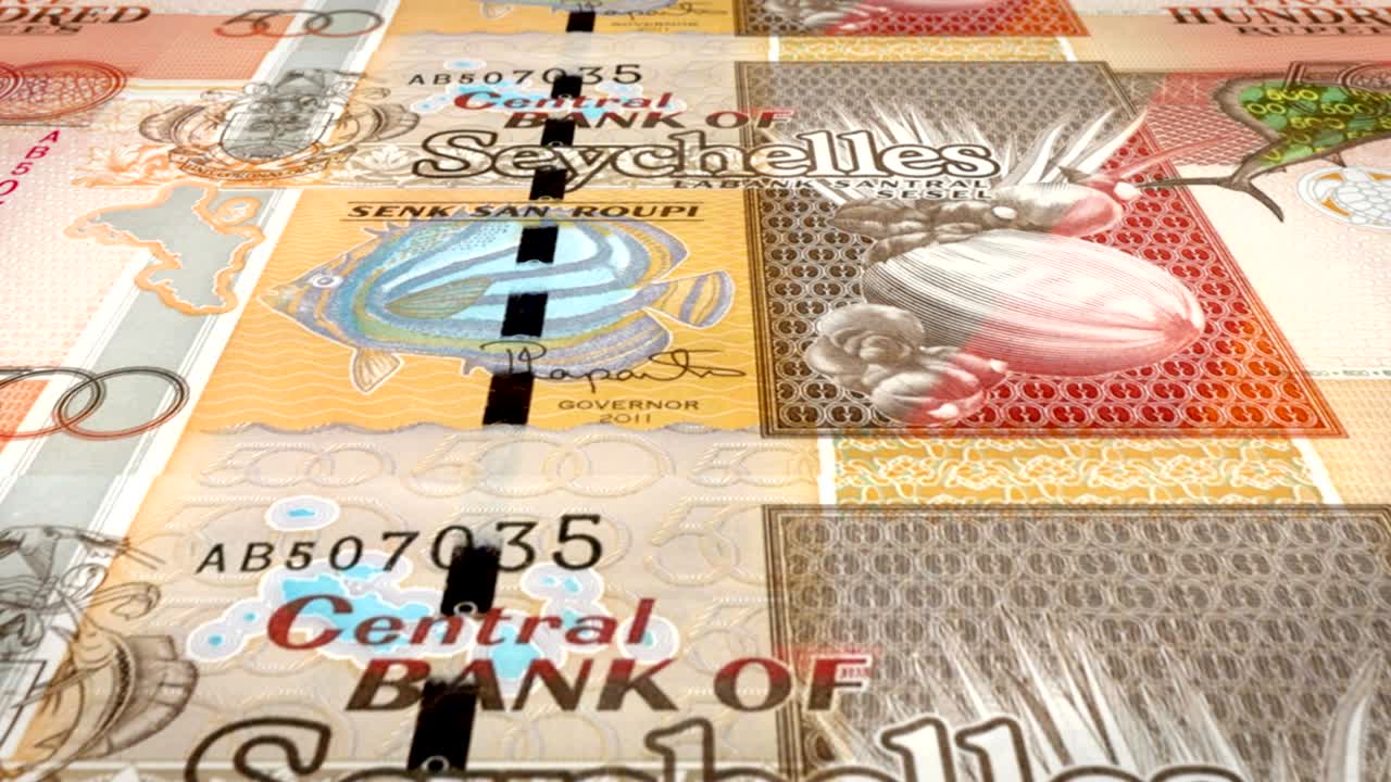 세이 섬의 500 루피 지폐, 현금, 루프