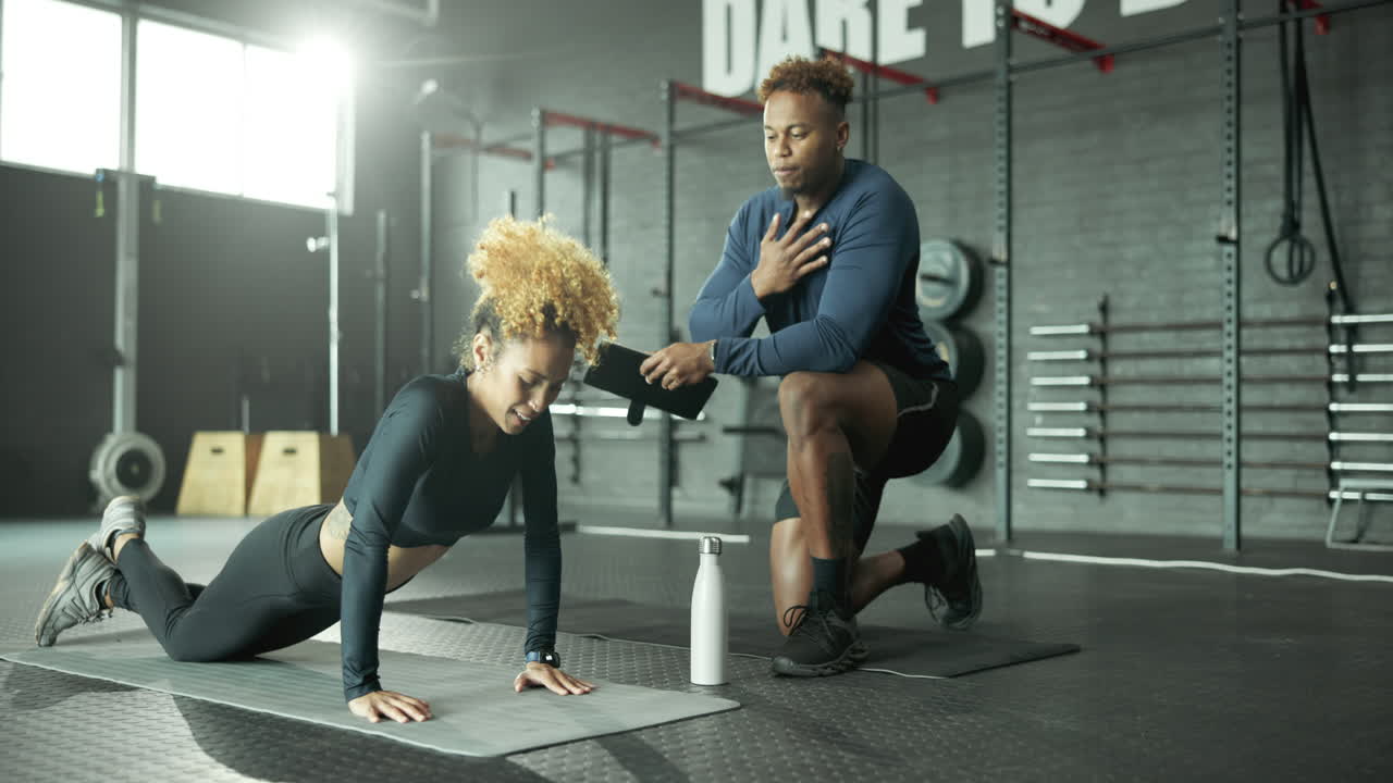 Fitness training with personal trainer