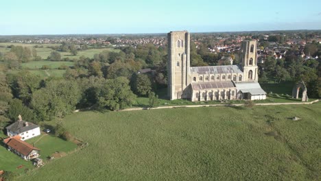 Berühmte-Wymondham-Abbey-In-Der-Nähe-Der-Marktstadt-Wymondham-In-East-Anglia,-Norfolk,-England