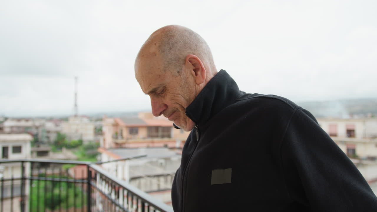 Elderly Man Suffers Intense Back Pain After Doing Housework