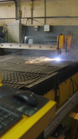 proceso industrial de corte de metales