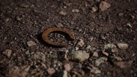 Una-Vieja-Herradura-De-Metal-Oxidado