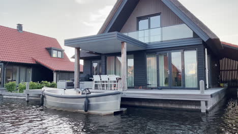 villen für unterkünfte im ferienpark waterstaete ossenzijl, niederlande