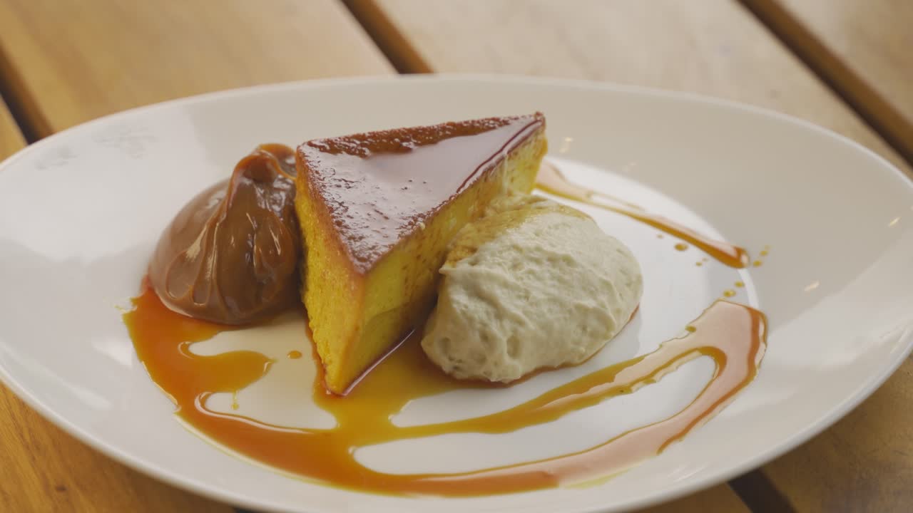 식욕을 돋우는 미식가 디저트 dulce de leche 크림 캐러멜
