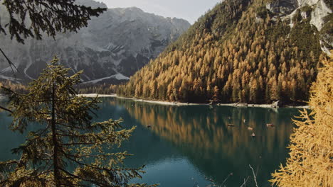 Lake-Braies-in-turquoise-color,-Dolomites,-Italy