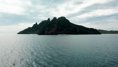 Fiji---taking-the-drone-over-Castaway-Island