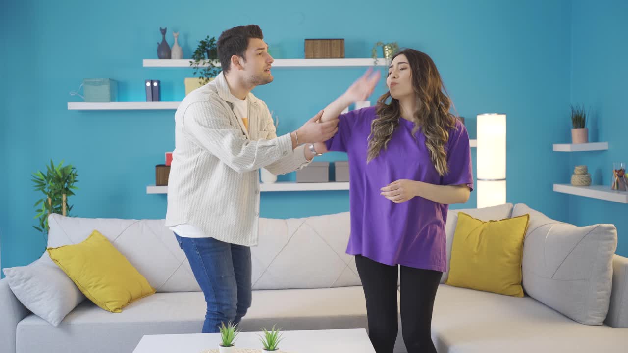 불행한 연인들은 싸워서 헤어지죠.