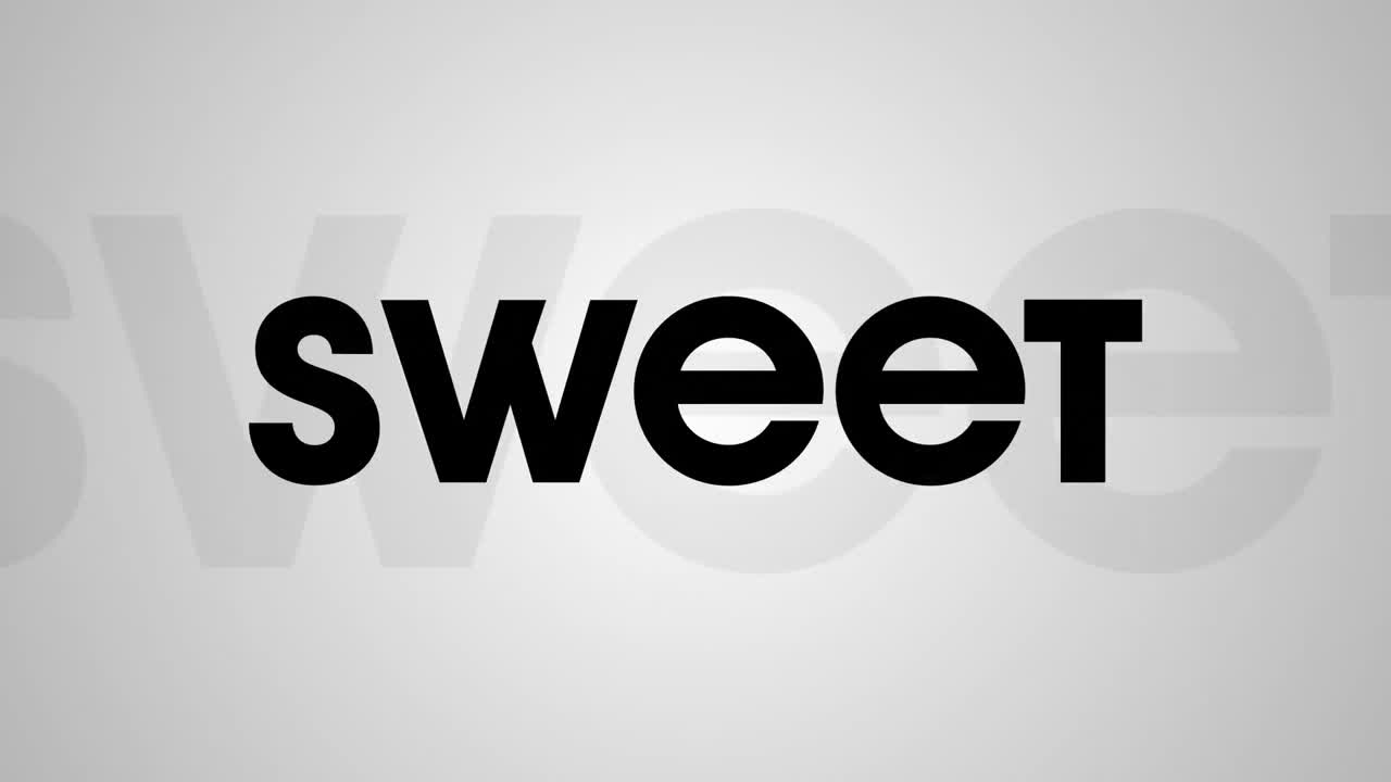 Animazione digitale del testo "sweet" con effetto ombra su sfondo grigio