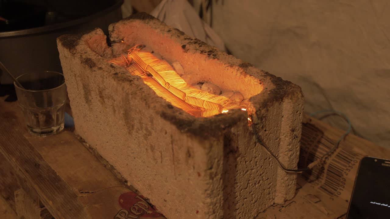 난민 텐트 모리아 캠프, lesvos 내부 임시 변통 히터