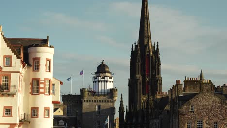 Castlehill-in-Edinburgh-old-town,-famous-tourist-destination