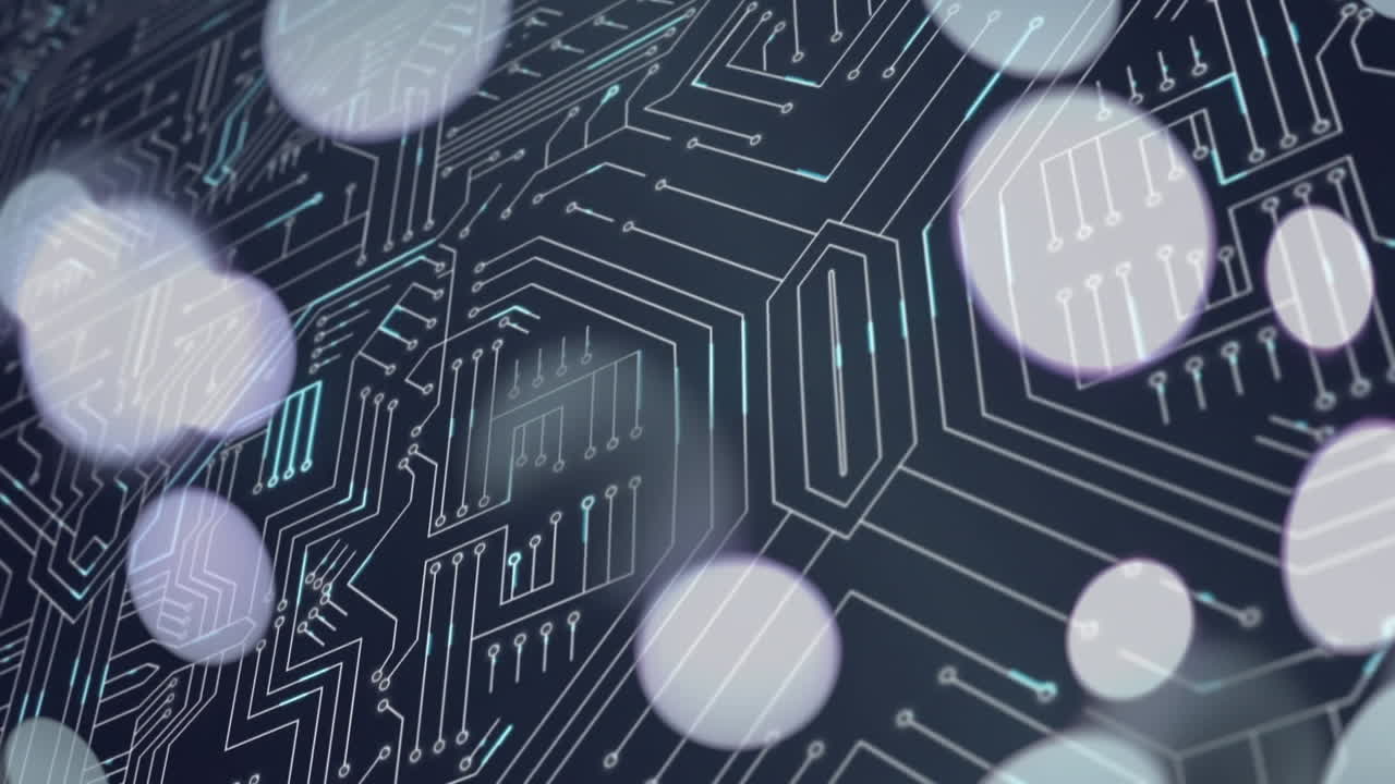 빛나는 컴퓨터 회로판에 데이터 처리의 애니메이션