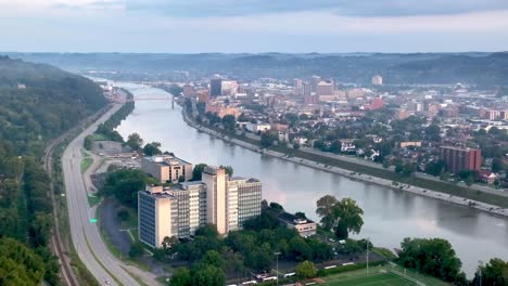 Luftaufnahme-Hoch-über-Charleston,-West-Virginia