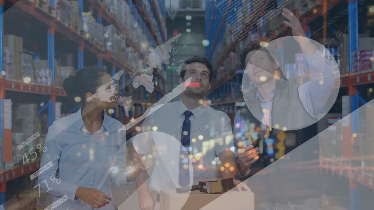 animación del procesamiento de datos financieros sobre las personas que trabajan en el almacén