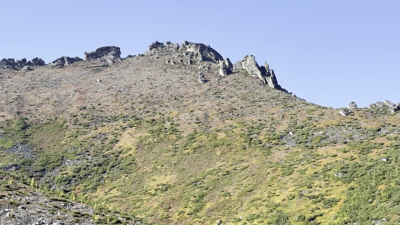 Majestic mountain panorama reveals a rugged, expansive wilderness