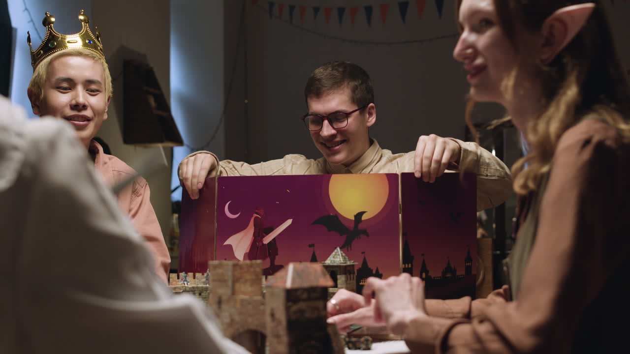 люди играют в ролевые игры