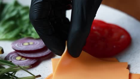 estoy preparando un sándwich.
