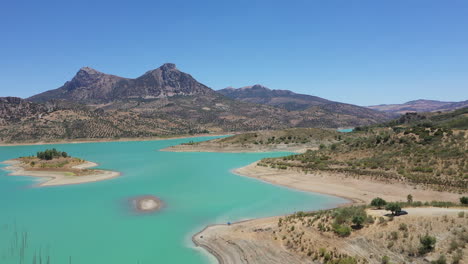 공중 - zahara de la sierra, cadiz, spain, 와이드 스피닝 샷의 인공 호수