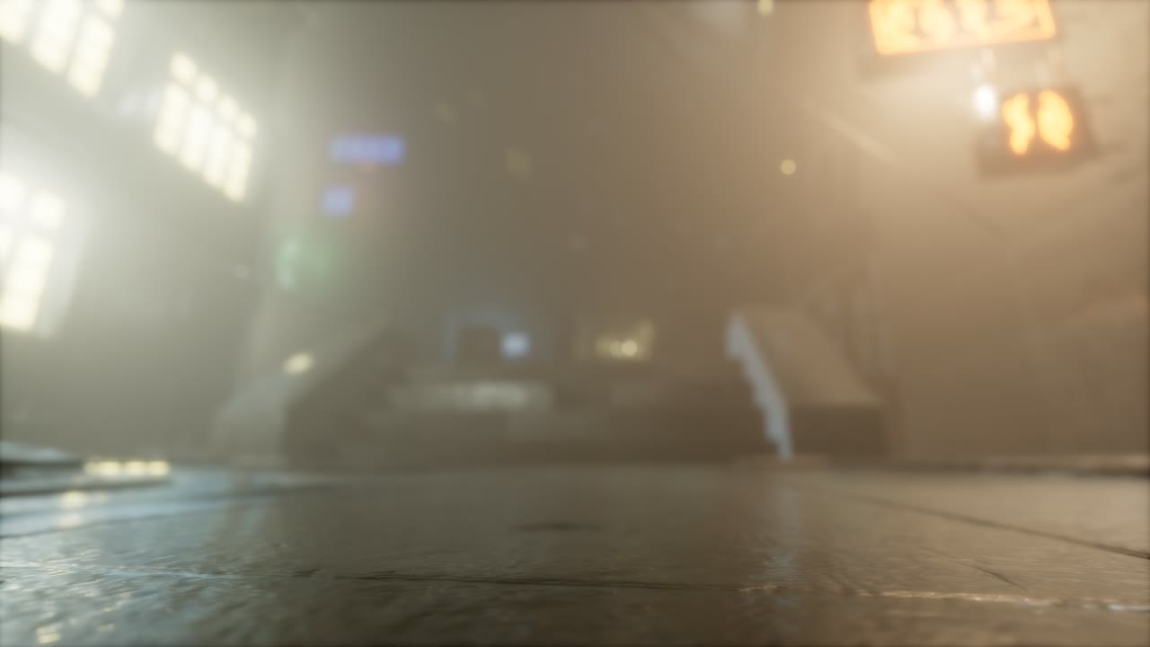 밤에 안개가 있는 거리에 부드러운 초점을 맞춘 네온 불빛