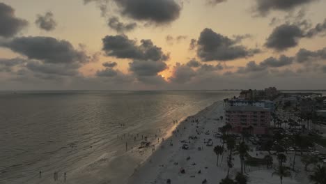 Luftaufnahme-Von-Fort-Myers-Beach-Bei-Sonnenuntergang