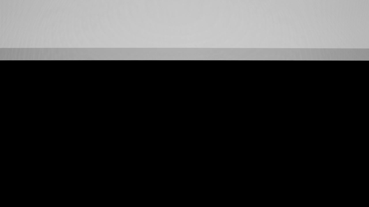 Transizione dinamica a scorrimento schermo in bianco e nero con effetto glitch statico