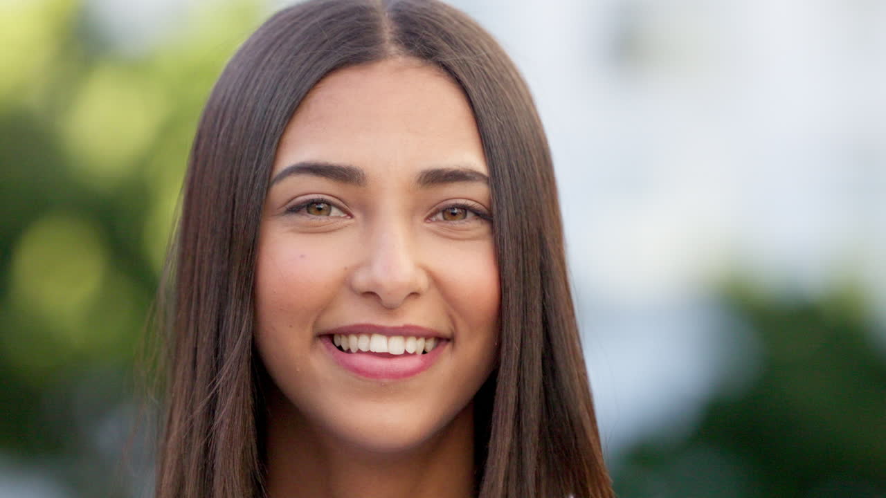 retrato de una hermosa chica de pie