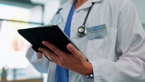 Medical,-doctor-and-tablet-in-hands