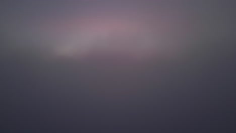 vista increíble sobre las nubes al atardecer